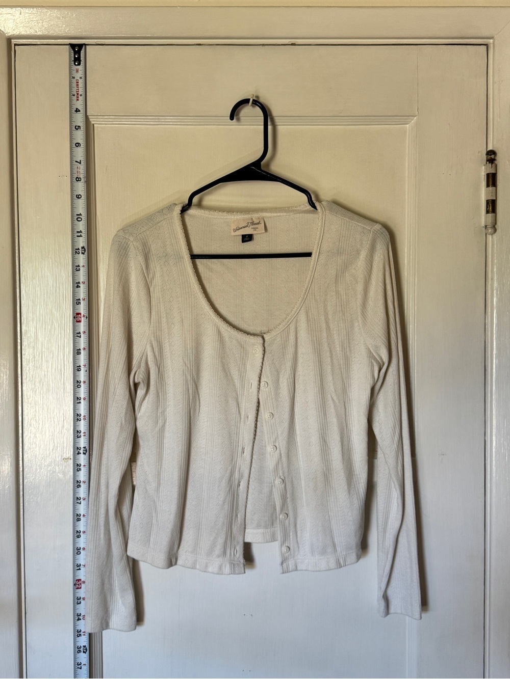 Universal Thread Cream Scoop Neck Button-Down Cardigan Sweater Women’s Medium